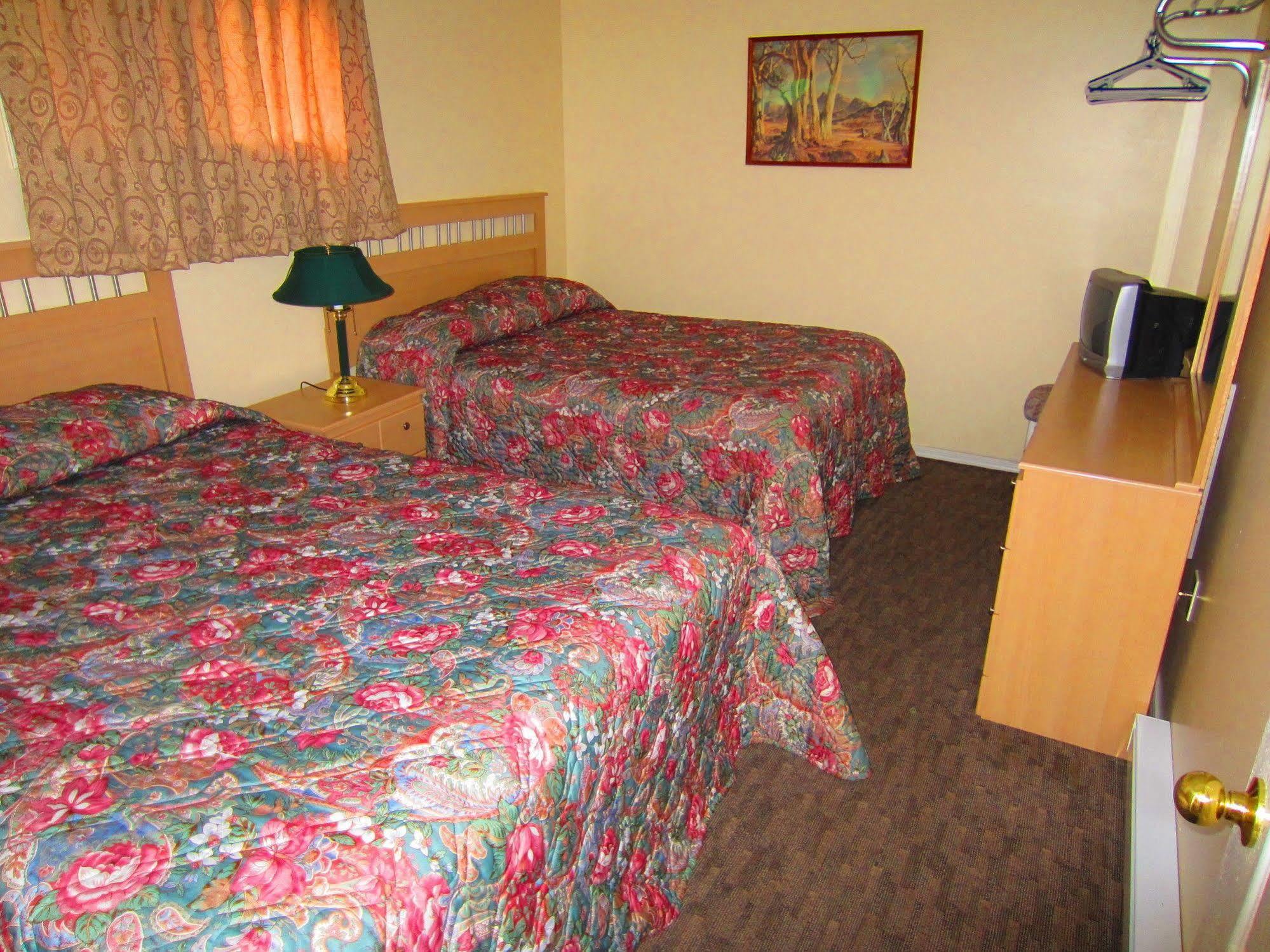 Black Sea Motel Penticton Eksteriør bilde