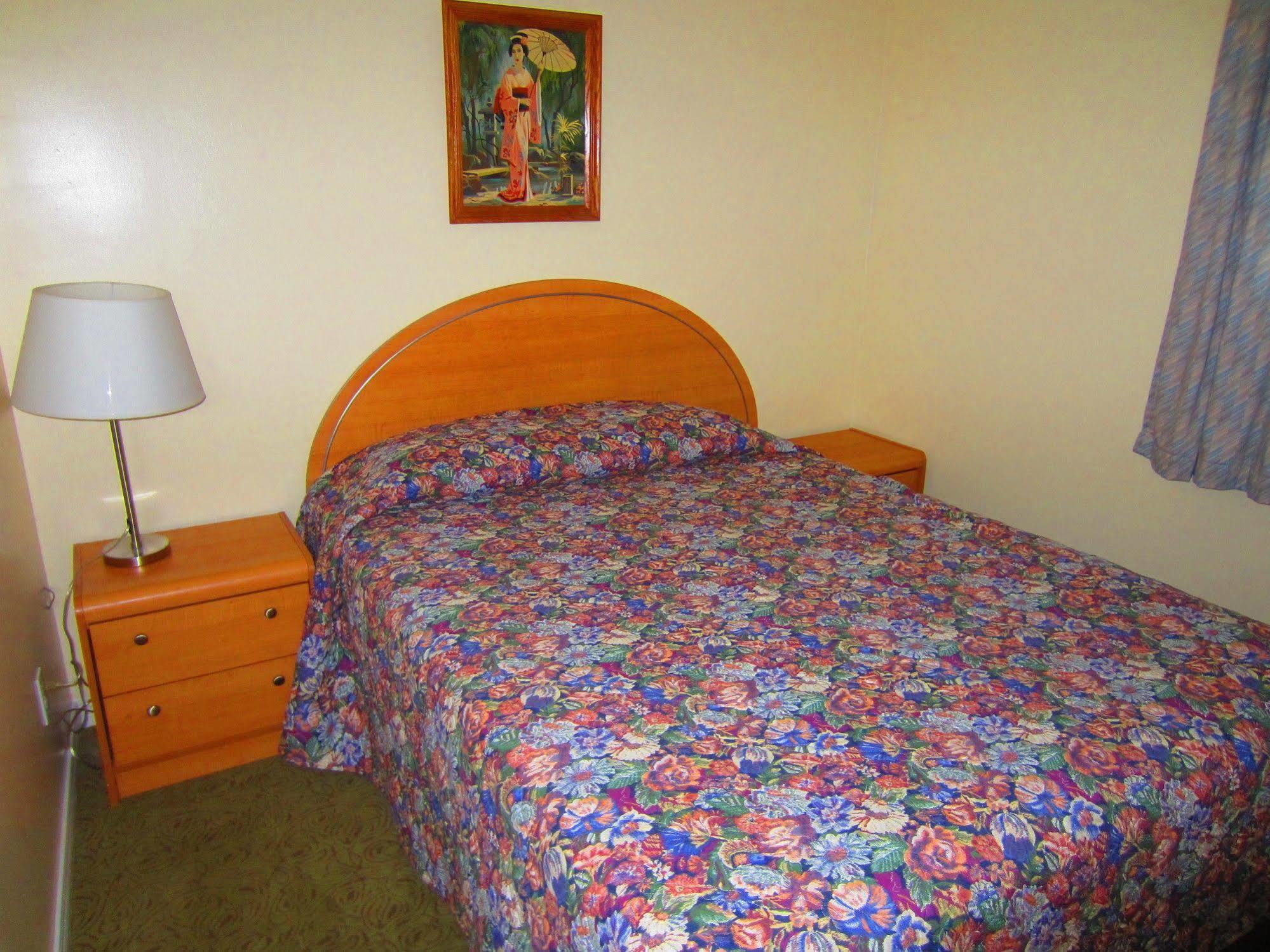 Black Sea Motel Penticton Eksteriør bilde