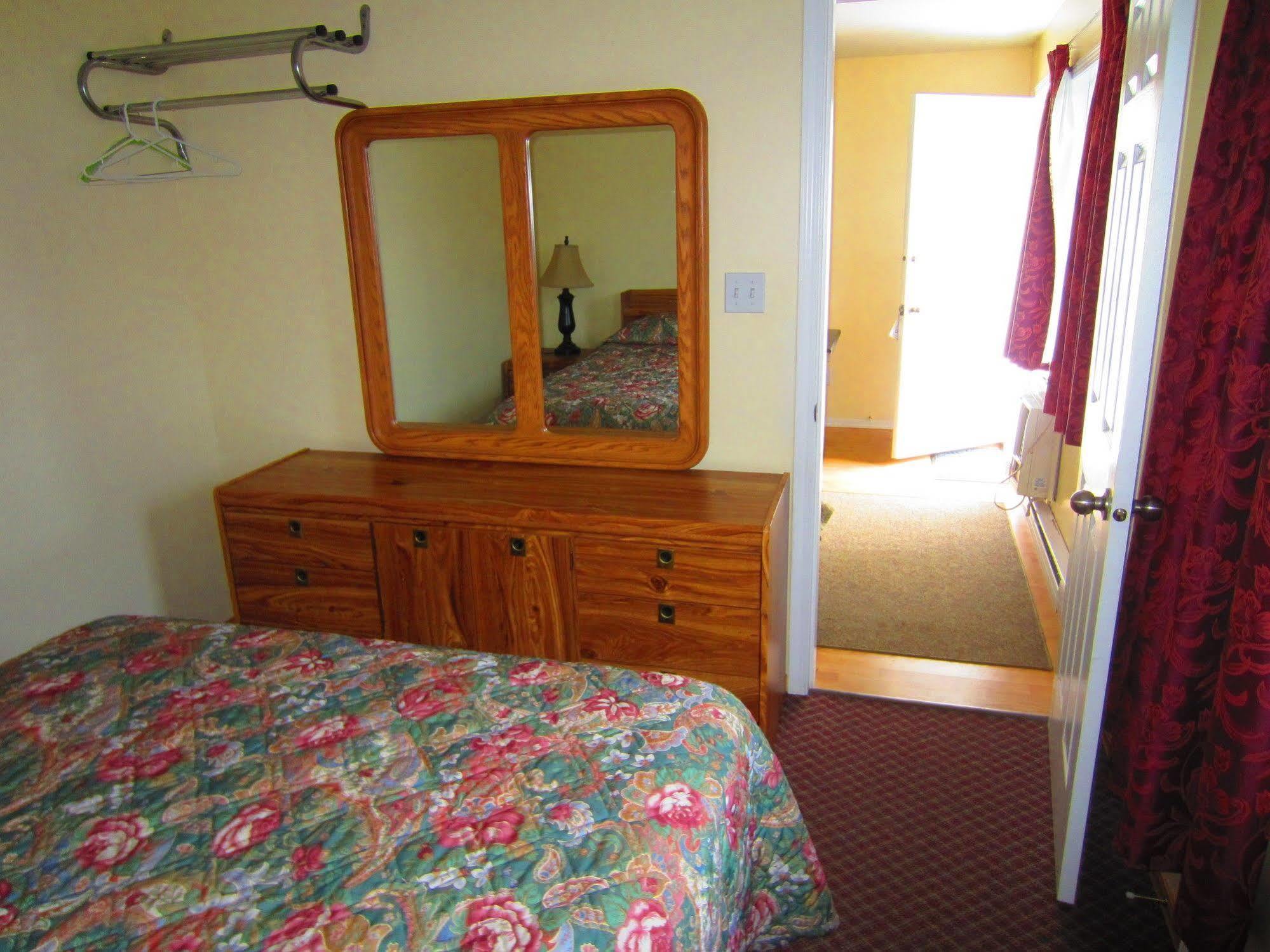 Black Sea Motel Penticton Eksteriør bilde